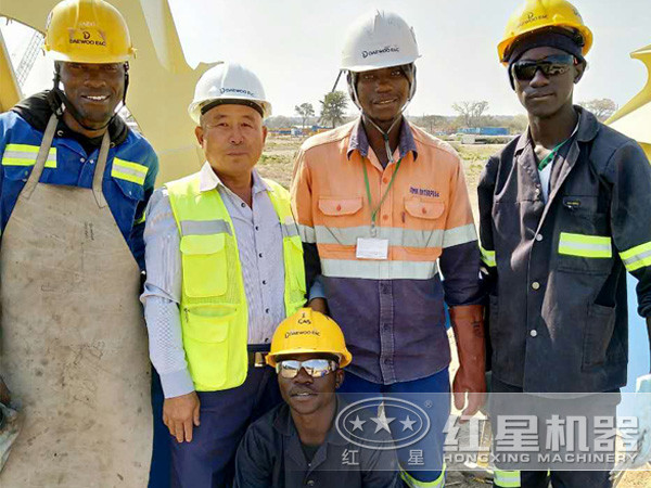 紅星機器技術(shù)人員現(xiàn)場指導(dǎo)安裝