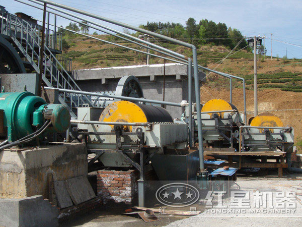 1024干式磁選機(jī)的加工現(xiàn)場(chǎng) 1024干式磁選機(jī)的加工現(xiàn)場(chǎng)