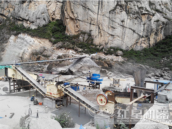 碎石制砂作業(yè)現(xiàn)場圖 碎石制砂作業(yè)現(xiàn)場圖