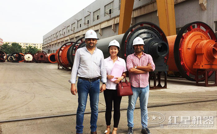 客戶到紅星機器廠區(qū)參觀設備 客戶到紅星機器廠區(qū)參觀設備