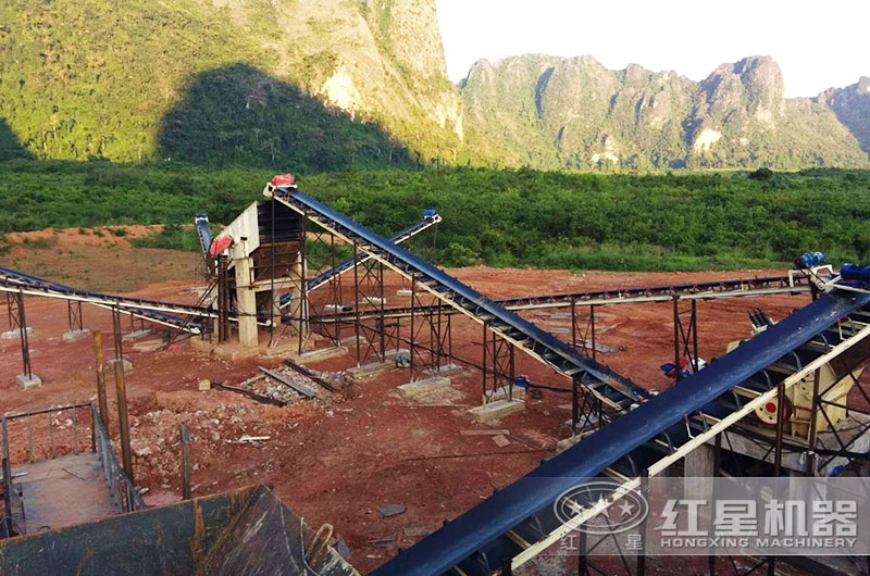 皮帶輸送機(jī)作業(yè)現(xiàn)場 皮帶輸送機(jī)作業(yè)現(xiàn)場