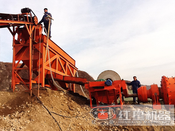 大型干式磁選機(jī)作業(yè)現(xiàn)場 大型干式磁選機(jī)作業(yè)現(xiàn)場